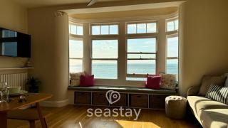 The Panoramic - Beach Front Apt - No Guest Fees - 9