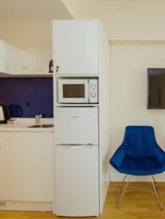 Chic Coastal Escape Aparthotel Overlooking Batumi's Shores - Batoumi - 7