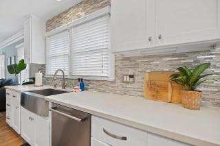 Endless Summer Cottage - Patio - AC - Beach - 4