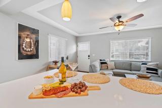 Endless Summer Beach Retreat- In The Heart of OB - San Diego - 7