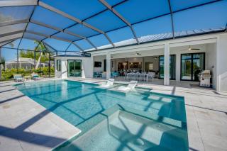 BRANDNEW Villa-PureSun at Canal intersection, heated saltwater pool and spa, facing south - 7