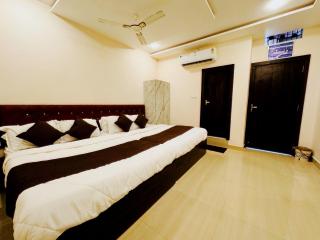 Hotel Hariom Palace - 4