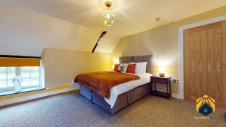 4 Bed Apartment- With Cosy Pub - Food/Drink 10%off - Pontypool - 8