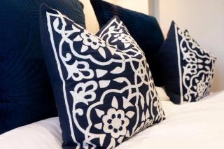 4 Bed Apartment- With Cosy Pub - Food/Drink 10%off - Pontypool - 5