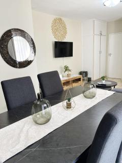 Exclusive Stays @ Rea's Oceanic Hotels - Durban - 6