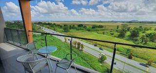 Saradise Kuching Echelon Luxury Condo 3R2B-2Cpark- H Floor Balcony Corner Unit Facing Airport - Kuching - 3
