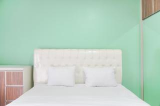 Comfort Living and Homey Studio Signature Park Grande Apartment By Travelio - 0