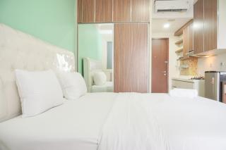 Comfort Living and Homey Studio Signature Park Grande Apartment By Travelio - Jakarta - 8
