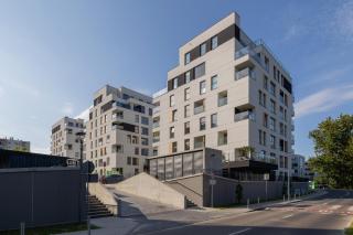 Beżowy Apartament Przy Parku w Katowicach z Widokiem na Staw i Biurkiem by Noclegi Renters - Katowice - 6