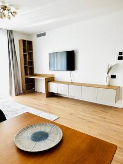 Bel Dom, a spacious new 2 rooms apartment & parking - 0