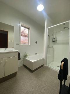 Entire house and garden - River Retreat - Albert Town - 7