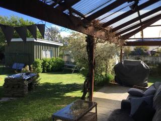 Entire house and garden - River Retreat - Albert Town - 3
