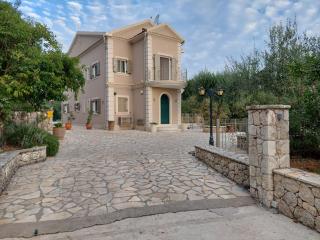 Luxury Villa Breeze with Private Pools - Dassia - 7