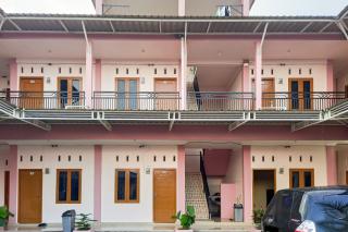 RedDoorz Syariah near JBC Jambi - Jambi - 8