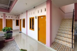 RedDoorz Syariah near JBC Jambi - Jambi - 3