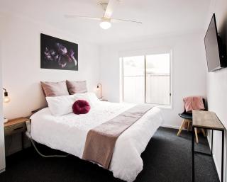 Sunny Shackell - Echuca Moama Holiday Accommodation - Echuca - 0