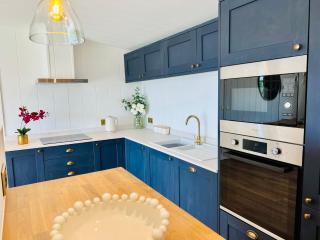 Phoenix Lodge - Luxury 2 ensuite bedrooms, lakeside views - Newark upon Trent - 9