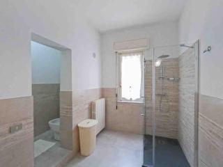 Appartamento grazioso con parcheggio privato - Piacenza - 8