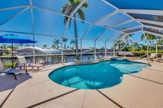 Villa Lazy Days by CoralVilla - comfortable, pool & spa - Shell Point Village - 0