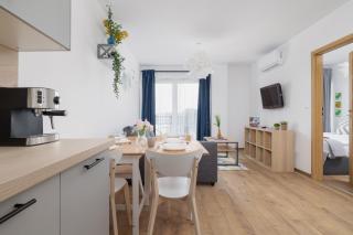 Nowoczesny Apartament w Krakowie z Klimatyzacją i Parkingiem by Noclegi Renters - Krakow - 4