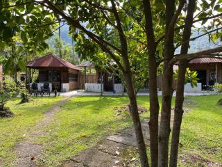 Eka's Bungalows - Maninjau - 1