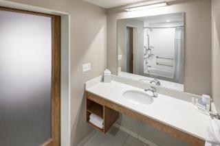 SpringHill Suites by Marriott Salt Lake City Airport - 7
