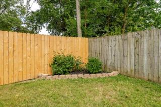Private Ranch- Entire Home - Hot Tub - Pets & Kids Welcome - King Bed - Fenced Backyard - Free WiFi - 3