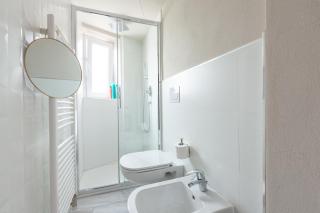 Stylish Studio Skyline View Modern Amenities - Milan - 4