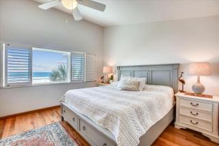 Coastal Oasis Refined Living Ocean Views - 6