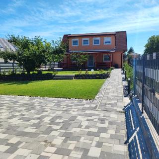 R&R Vendégház Balatonkenese - 0