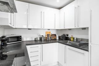 Livestay-One Bed Apt close to London Excel - 7