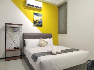 Seaview Infinity Pool , 40th , 9pax, 3Rooms 2Carpark - Jelutong - 5