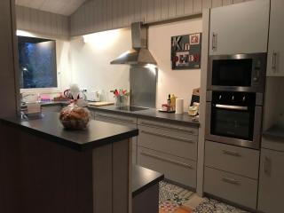Belle maison en bois au bord d'un ruisseau - 6