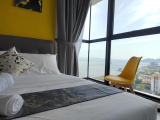 Seaview Infinity Pool , 40th , 9pax, 3Rooms 2Carpark - Jelutong - 8