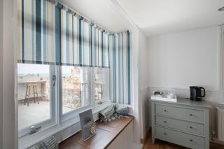 Stag Cottage, Sea wall - 4