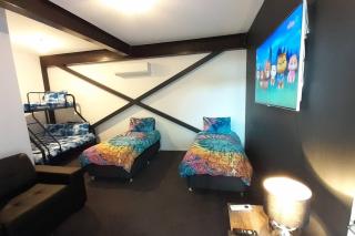 AMAZING 5-Star WATERFRONT RETREAT ON THE RIVERWALK - 7