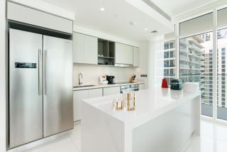 Sunrise Bay Tower 1 - Beachfront Unit with Beach Access - Dubai - 1