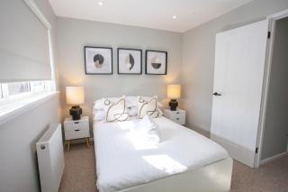 Stylish and Modern 2 Bed House - Glasgow - 2