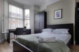 Vibrant Artist Hideaway by Centre Parking - 7