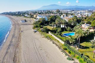 1072 Beachfront El Paraiso Retreat with Pool & BBQ - 9
