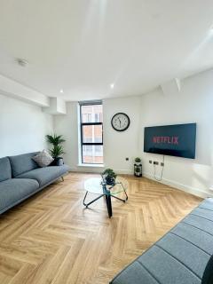 Luxury Apartment Located In City Centre - Birmingham - 8