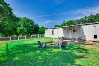 Dog-Friendly Home with Yard and Fire Pit in Midlothian - Midlothian - 8