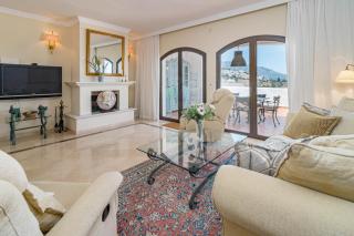 LAG - Spacious 3BR townhouse with private jacuzzi - 6