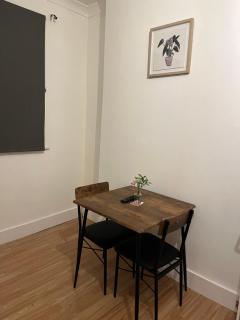 HIVESTAYS Free Wi-Fi, Smart TV, Parking, Tea &Coffee - 5