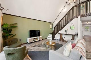 Cozy chalet w hot tub & fire pit - 4
