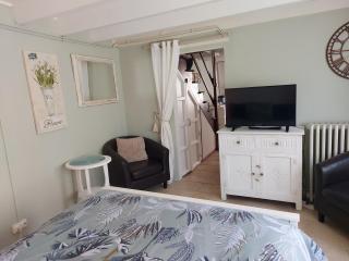 Charming two bedroom gite with beautiful gardens - Confolens - 5