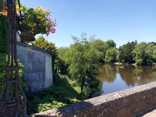 Charming two bedroom gite with beautiful gardens - Confolens - 4