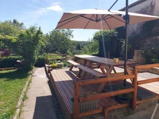 Charming two bedroom gite with beautiful gardens - Confolens - 2