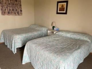 Gull Lake Lodge Motel - 1