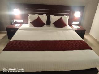 Hotel Emerald Gardens - 3